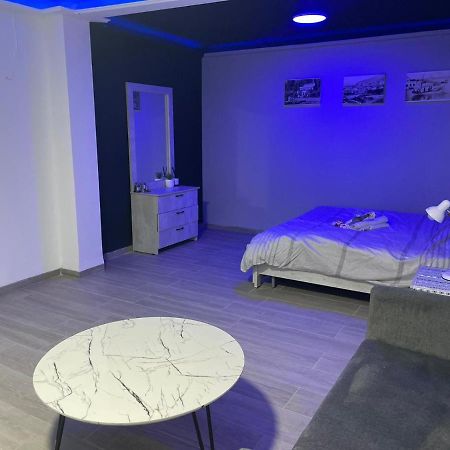 חדרי לייבל Label Rooms Blue & Red Tiberias Exterior foto