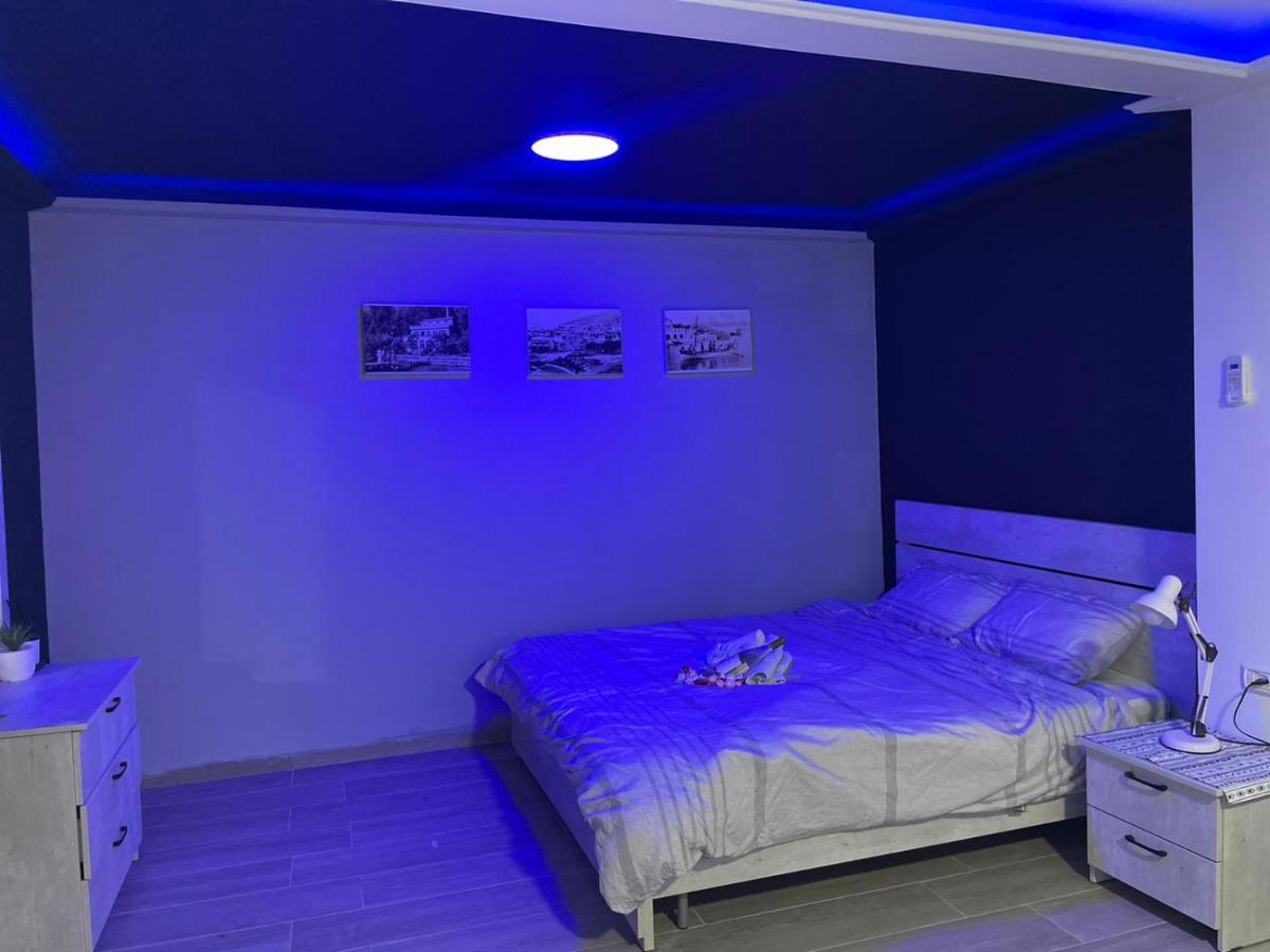 חדרי לייבל Label Rooms Blue & Red Tiberias Exterior foto